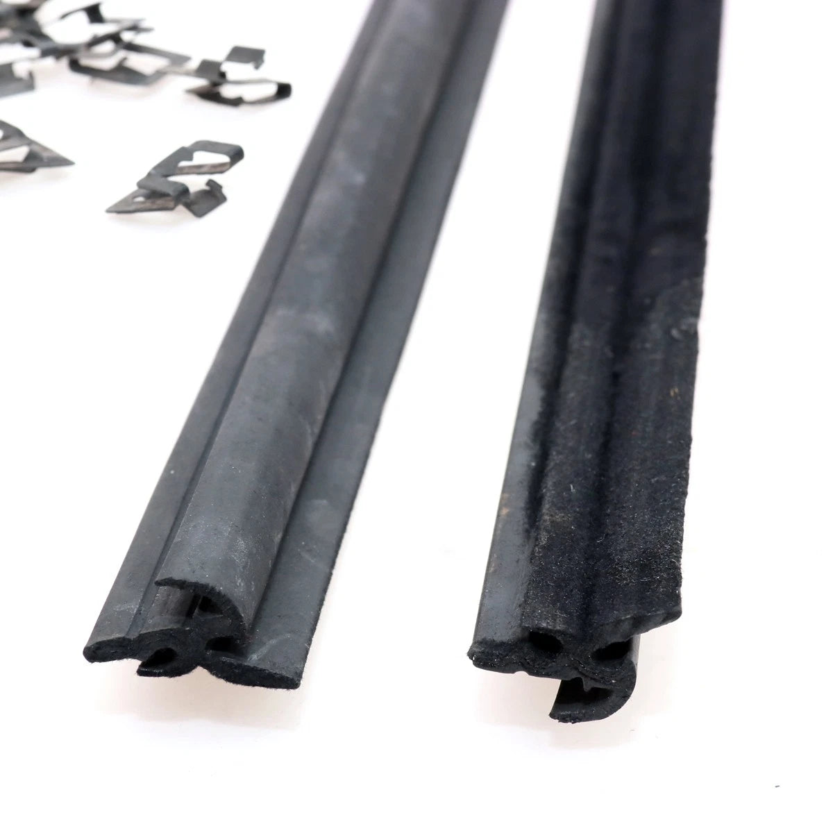 Set of 2 Door Window Outer Weatherstrip for Toyota Corolla (1974–1980)
