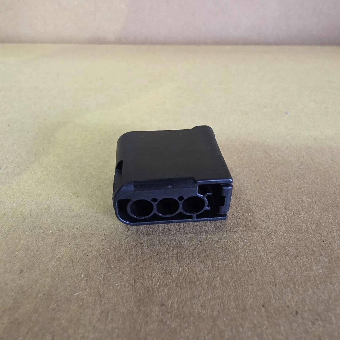 3-Pin Ignition Coil Connector Plug fits Subaru Impreza/Outback/Forester (2008–2014)