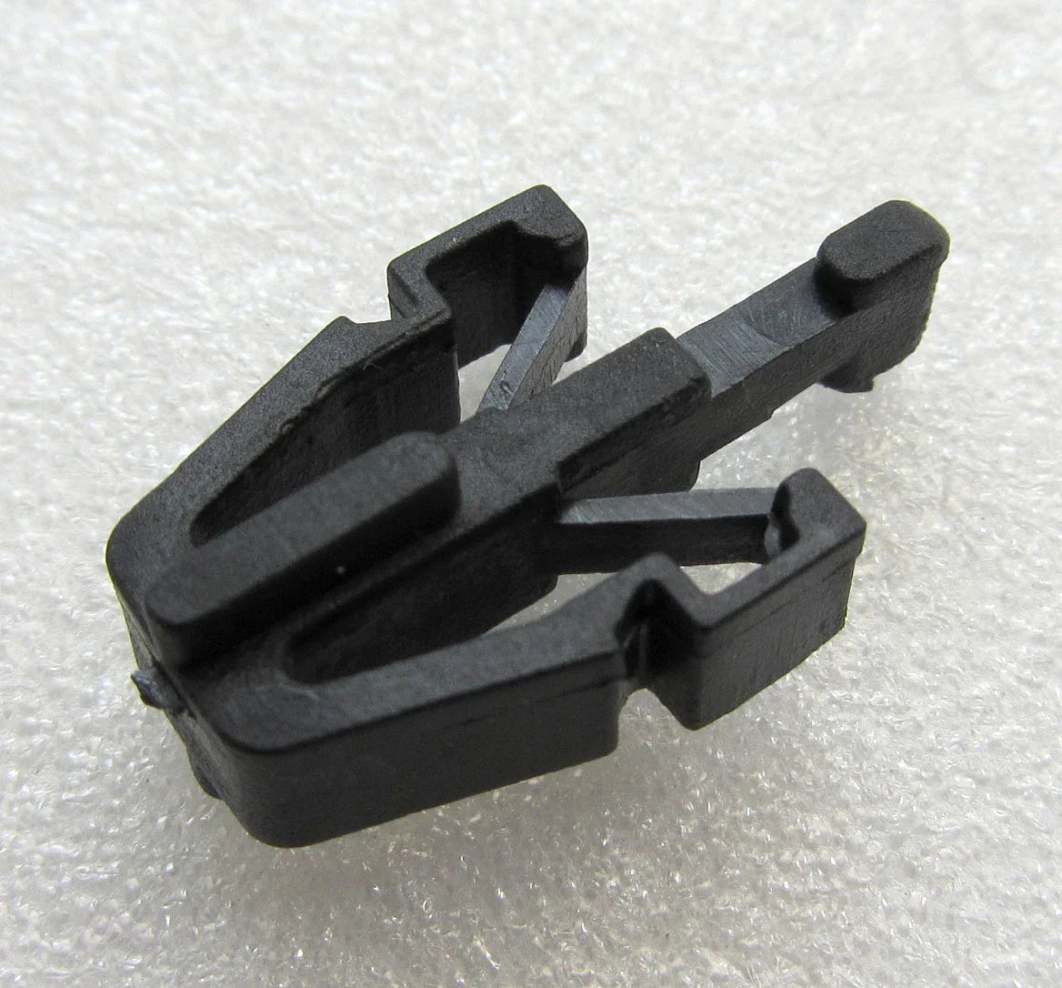 Grill Lock Clip for Isuzu D-Max, Holden Rodeo, Colorado, Mitsubishi L200 (2002-2023)