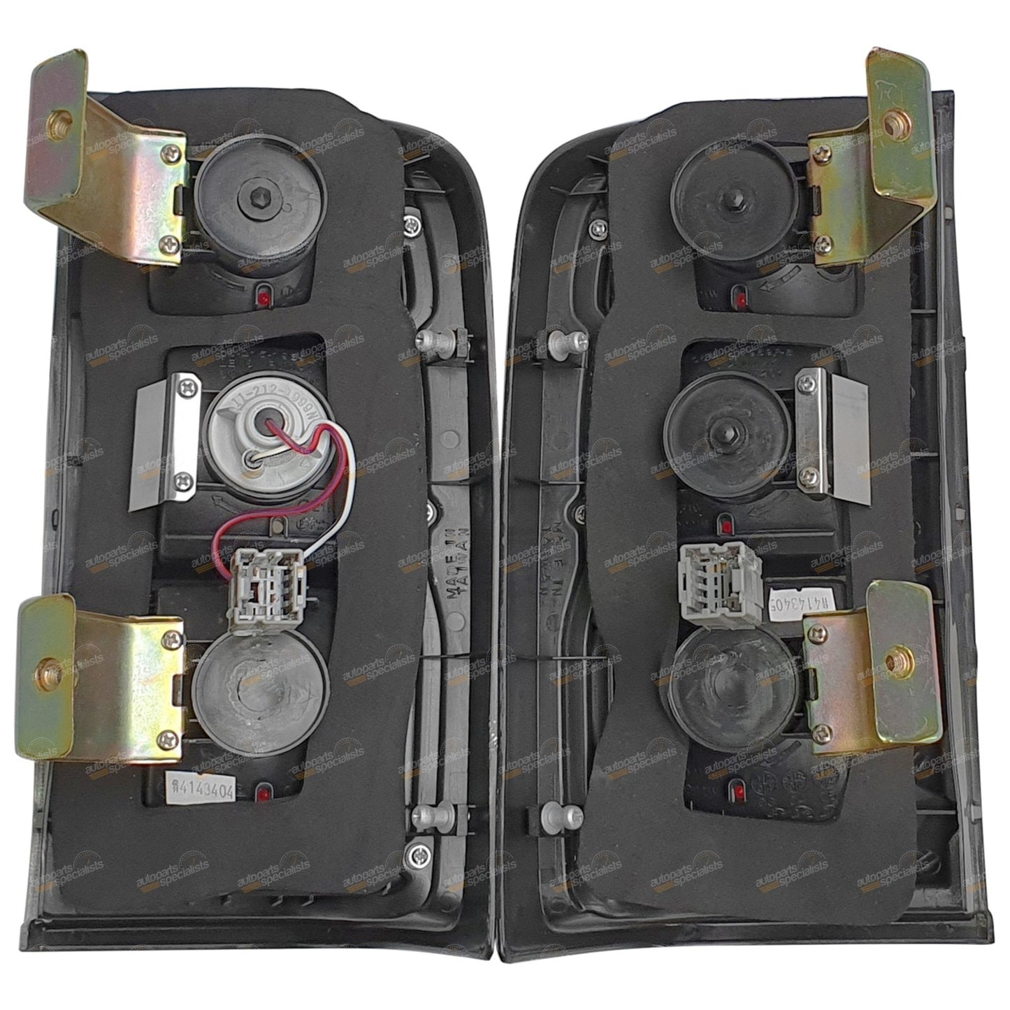 Set of 2 Tail Lights for Nissan Patrol GU GU1 (1998–2001) 4WD