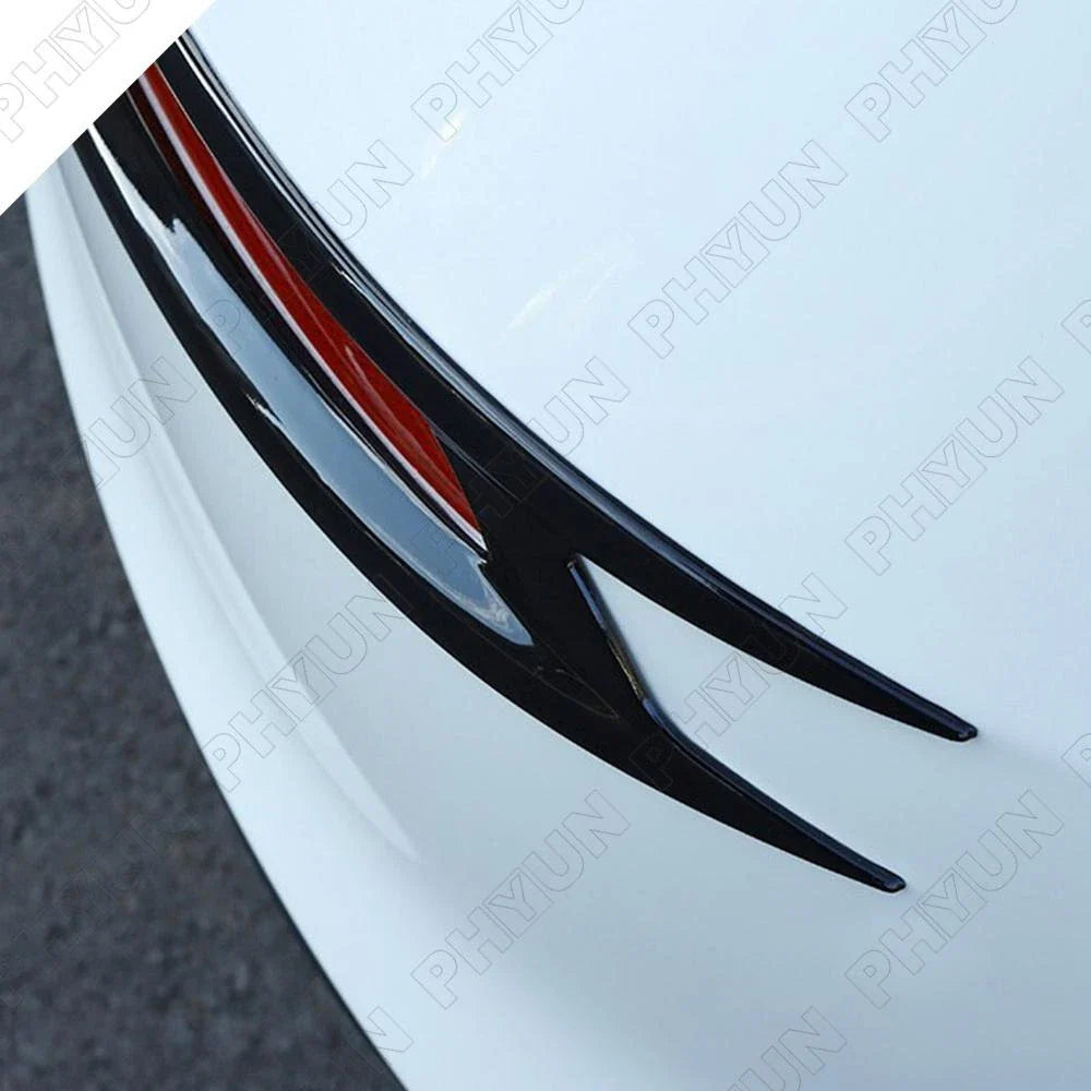 Glossy Black ABS Rear Bumper Reflector Cover for Honda Civic (2022)