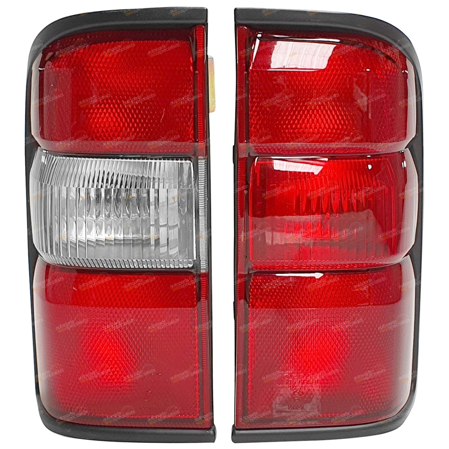 Set of 2 Tail Lights for Nissan Patrol GU GU1 (1998–2001) 4WD