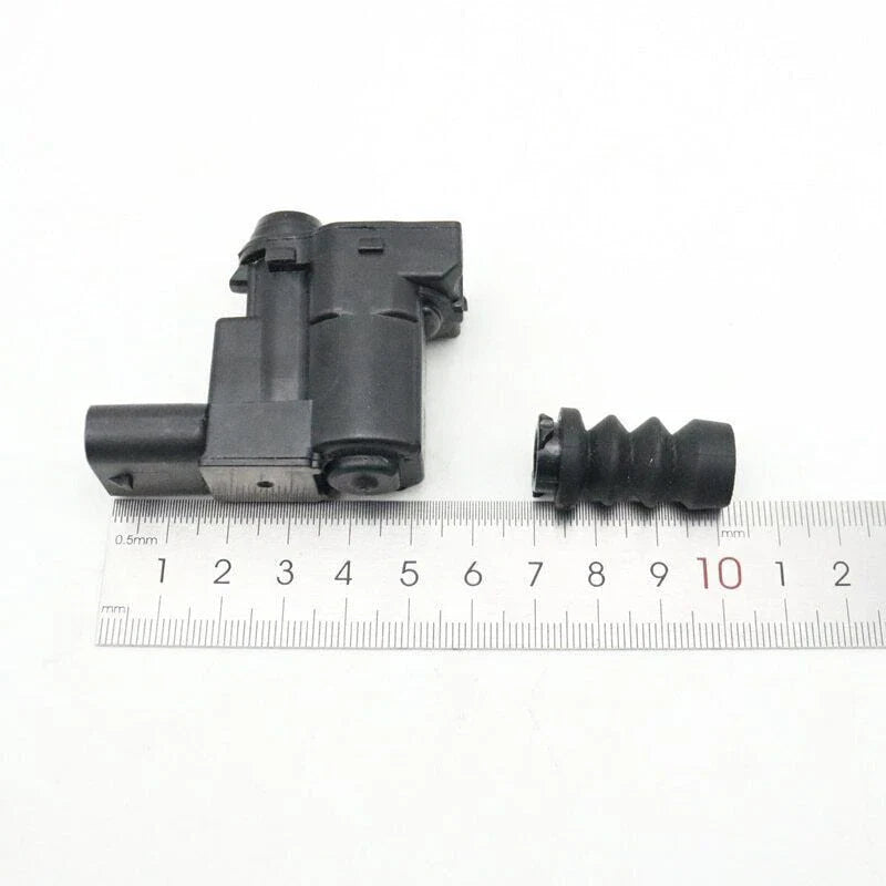 Fuel Tank Cover Door Lock Buckle Motor Spring Lock Latch for Jeep Renegade