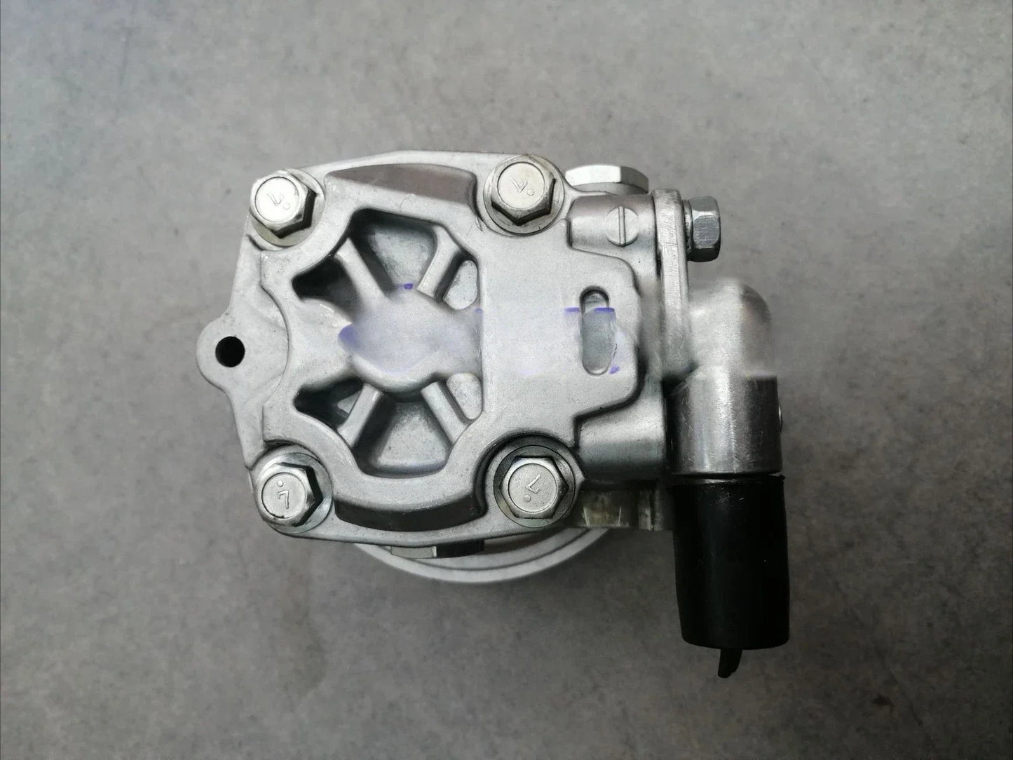 Power Steering Pump w/ Pulley for Audi B8 A4 A5 Quattro (2009–2012)