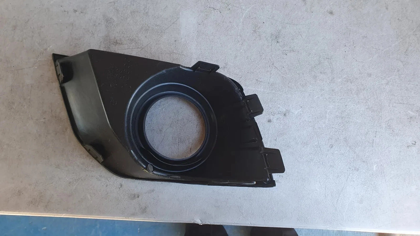 Front Bar Grille with Fog Light Mount for Mitsubishi ASX (2016–2017)