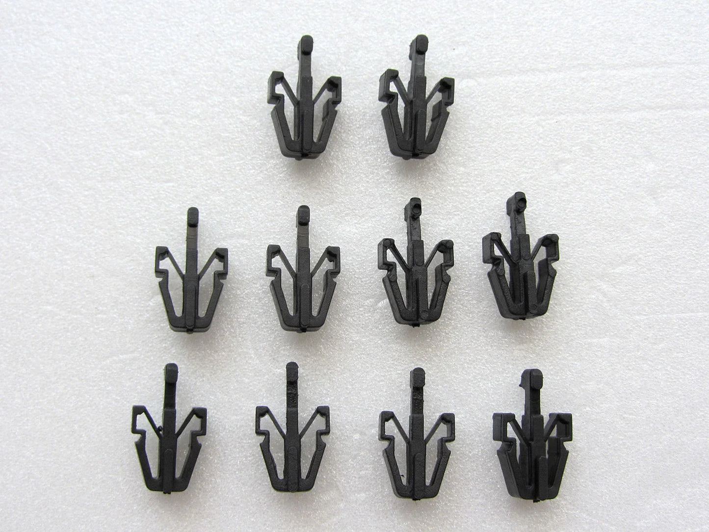 Grill Lock Clip 2 x for 97-05 Toyota Hilux Tiger LN145 LN147 LN166