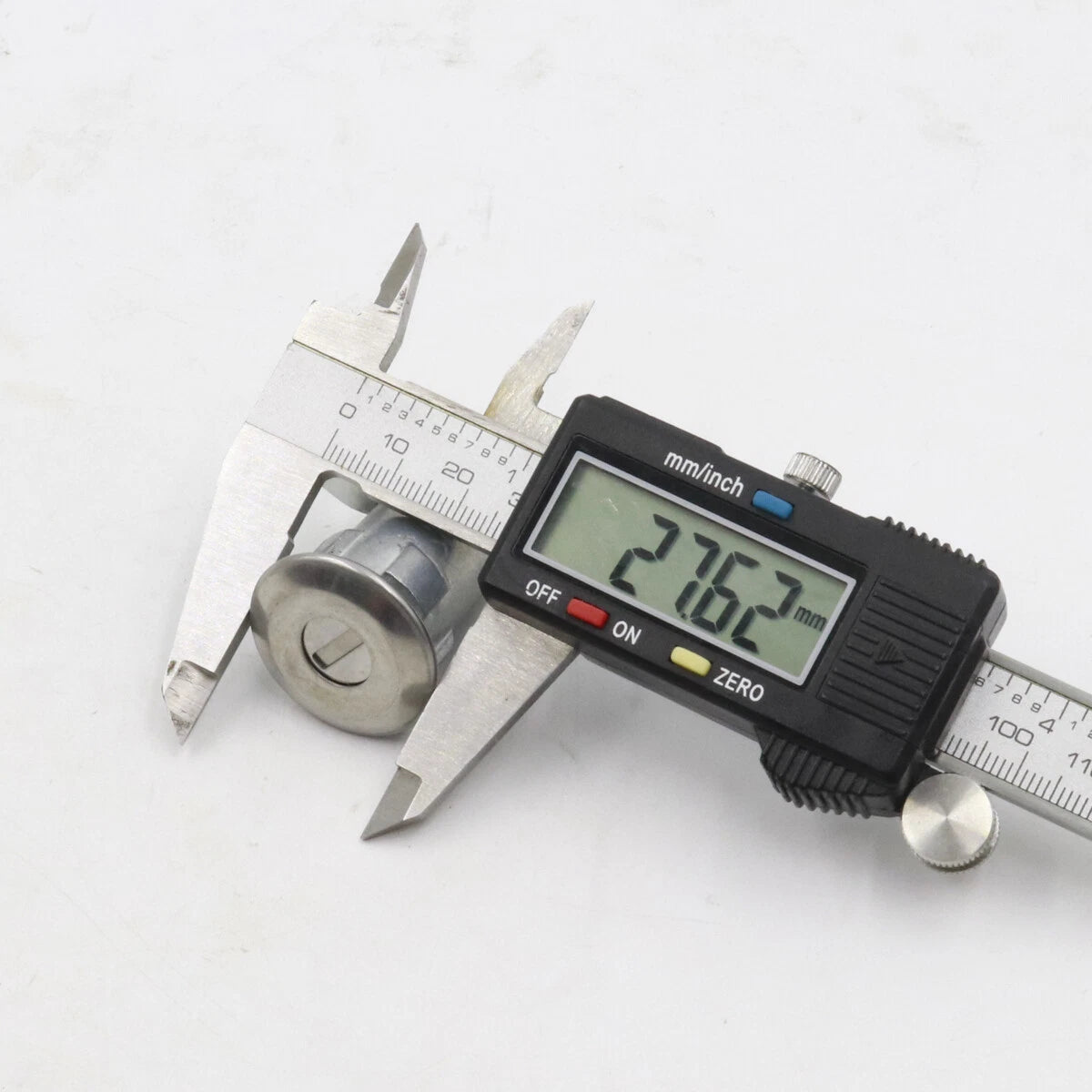 Fuel Tank Gas Filler Lock for Toyota Hilux RN30 RN36 LN30 LN35 1978-1983