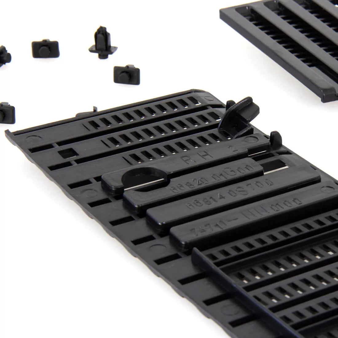 Wiper Cowl Grille for Nissan Datsun Navara D21 1985-1998