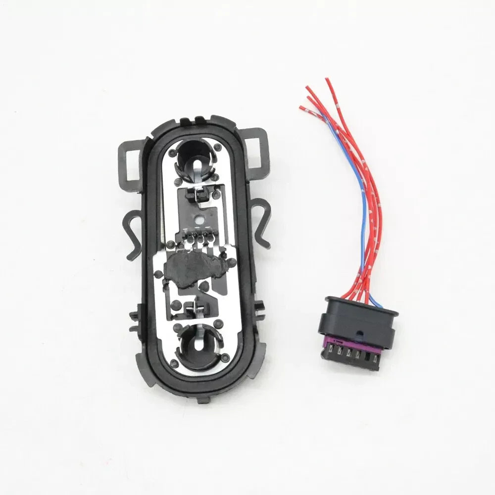1X Rear Tail Light Socket Holder + Plug for BMW X1 F48/F49 (2016–2019)