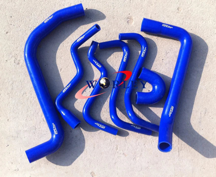 Aluminum Radiator & Black Hose for Holden Commodore VT VX 3.8L V6 (97-02)