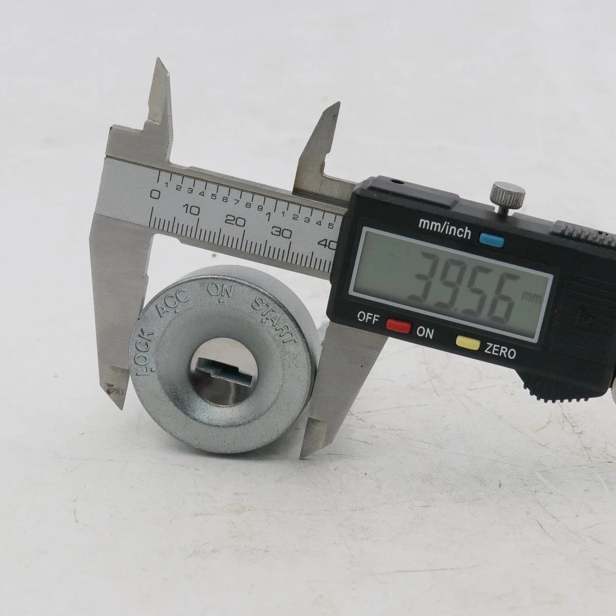 Ignition Switch Door Fuel Cap Lock for Toyota Hilux 1983-1988