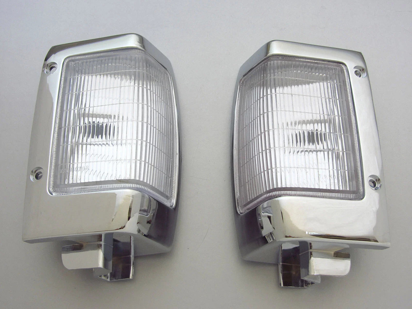 Chrome Front Corner Light Signal Indicator for Nissan Navara D21 (1992-1997)