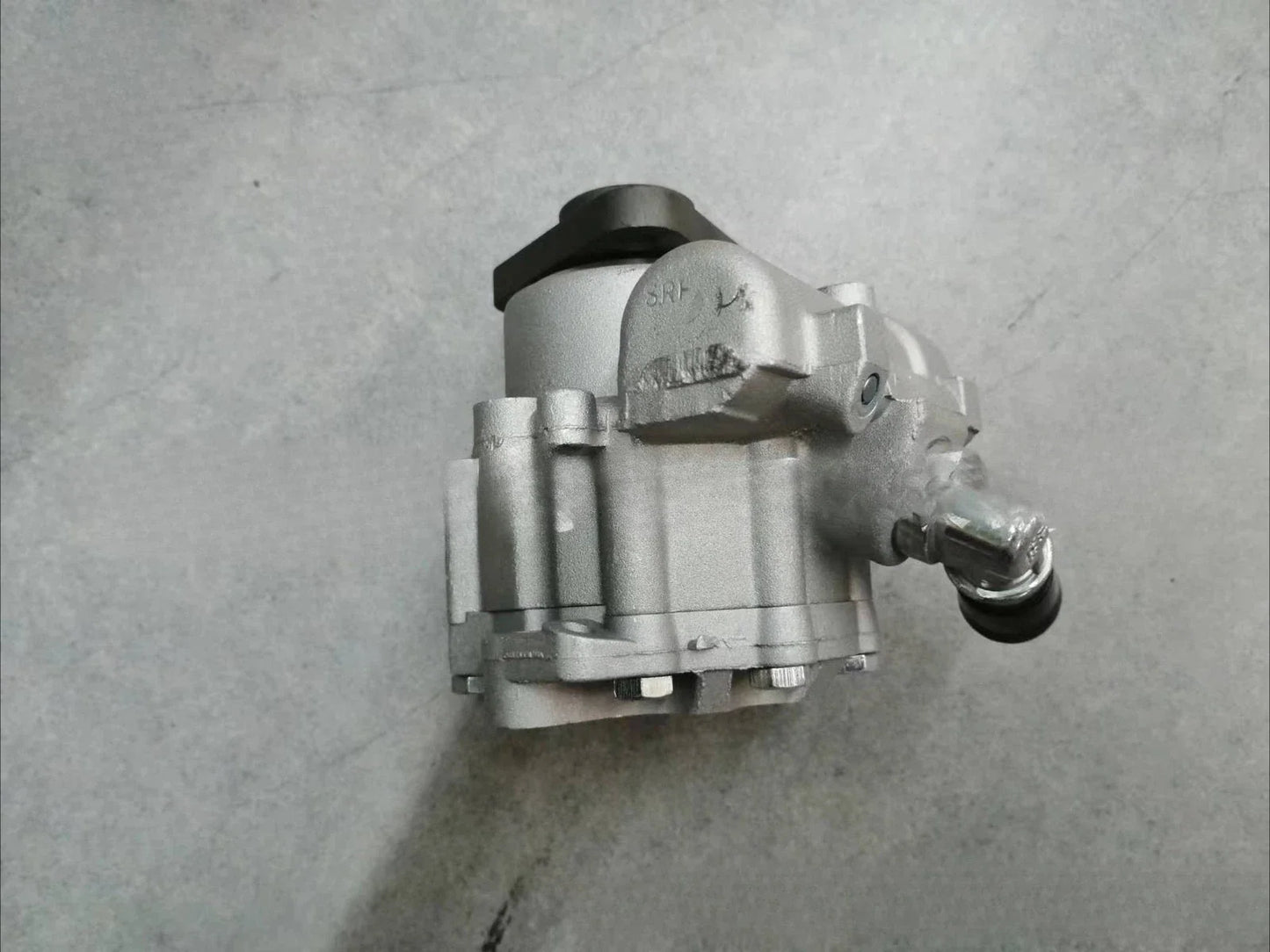 Power Steering Pump w/o Pulley for Audi A8 Quattro (2004–2006)